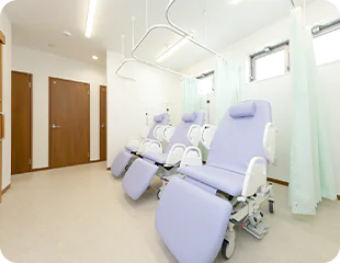 ストレッチャーで寝たままリカバリースペースへ